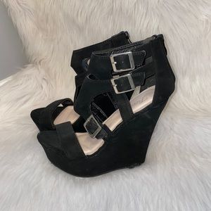 Black Wedges